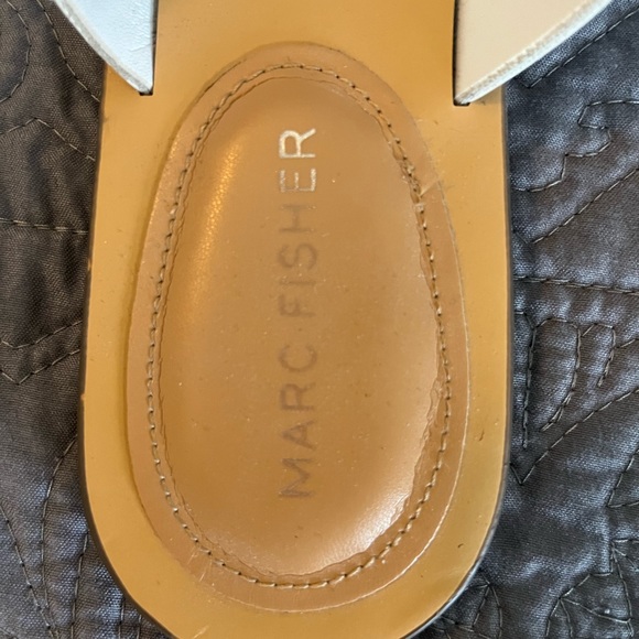 Marc Fisher Bryte2 Flat Sandal White Size 8 - Picture 3 of 6